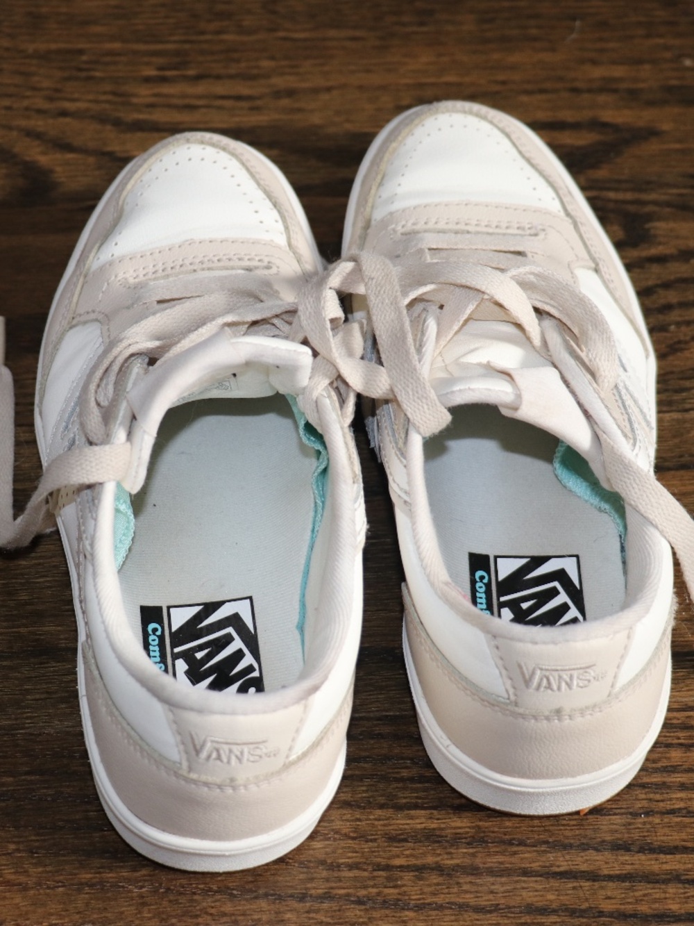 Vans Lowland Comfy Cush Sneaker Off White Cream Womens Size 6.5 Men 5.0 - Picture 2 of 11